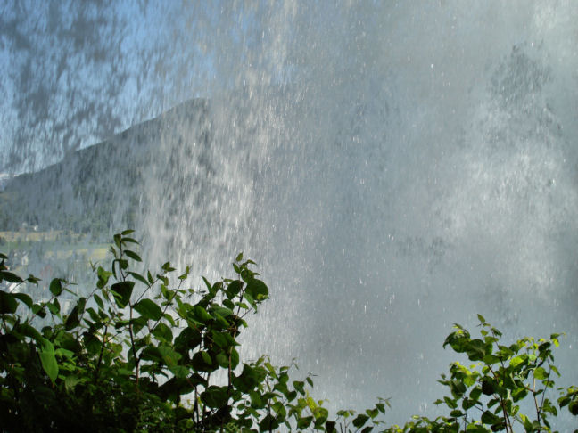 Van achter de waterval