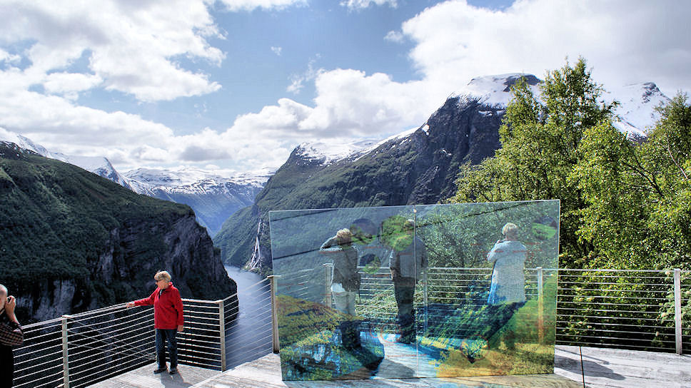 Geiranger,  met uitzicht op De syv s�stre (zeven zusters)