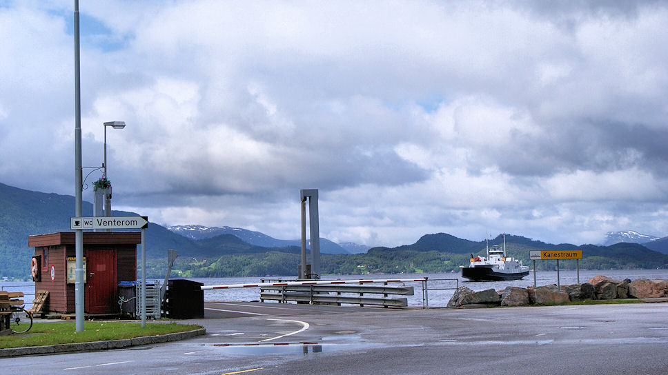 Halsa Kanestraum  Boot overtocht  naar Kamsv�g