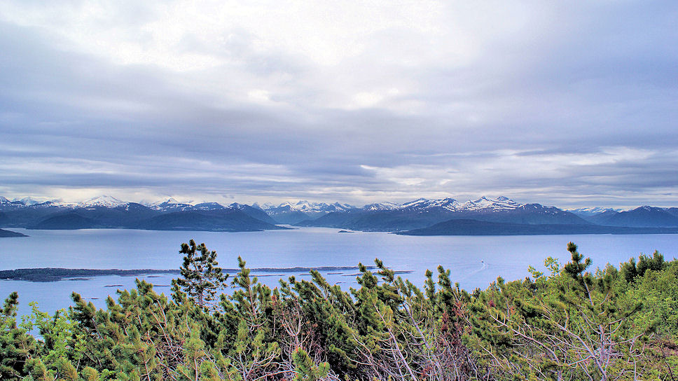 Molde , Varden, Op 222 bergtoppen
