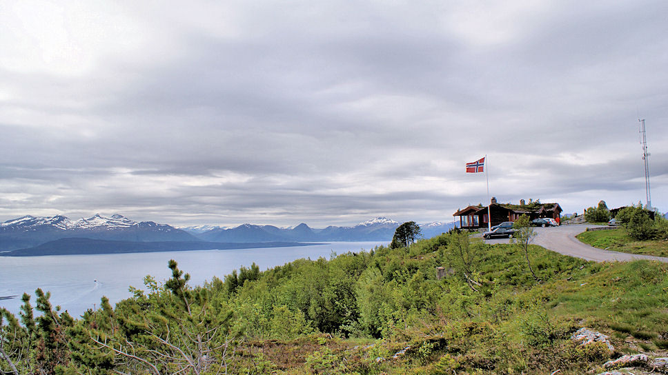 Molde , Varden, En het Romsdafjord 